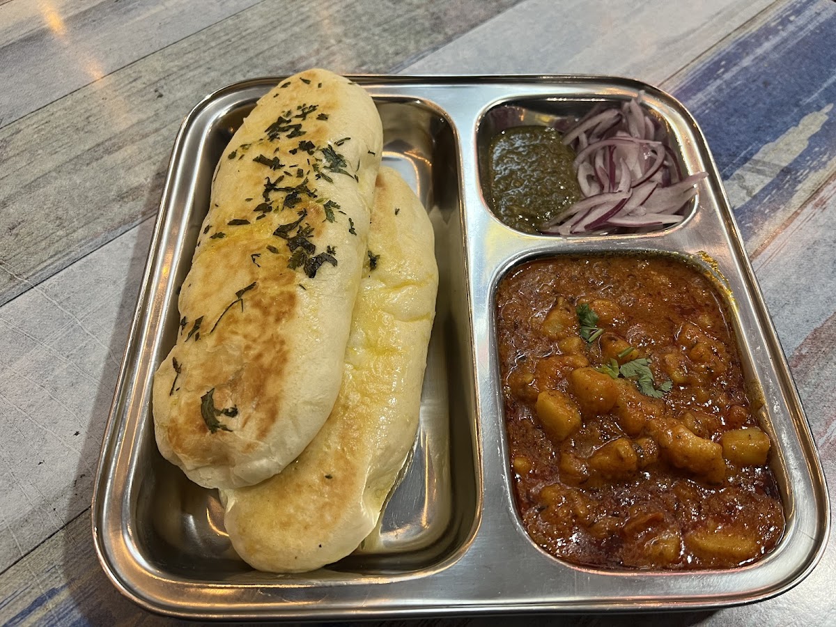 Guruji Indian Sweets & Street Food Photo 3